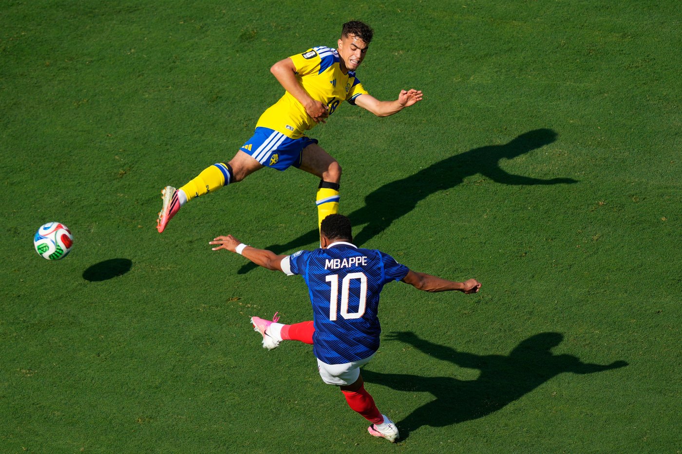 Mbappé scores twice for France, Norway and Mexico advance in World Cup, in photos | iNFOnews.ca