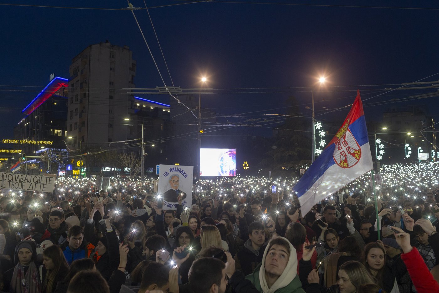 Thousands stream into Belgrade square to protest against populist Serbian leadership | iNFOnews.ca