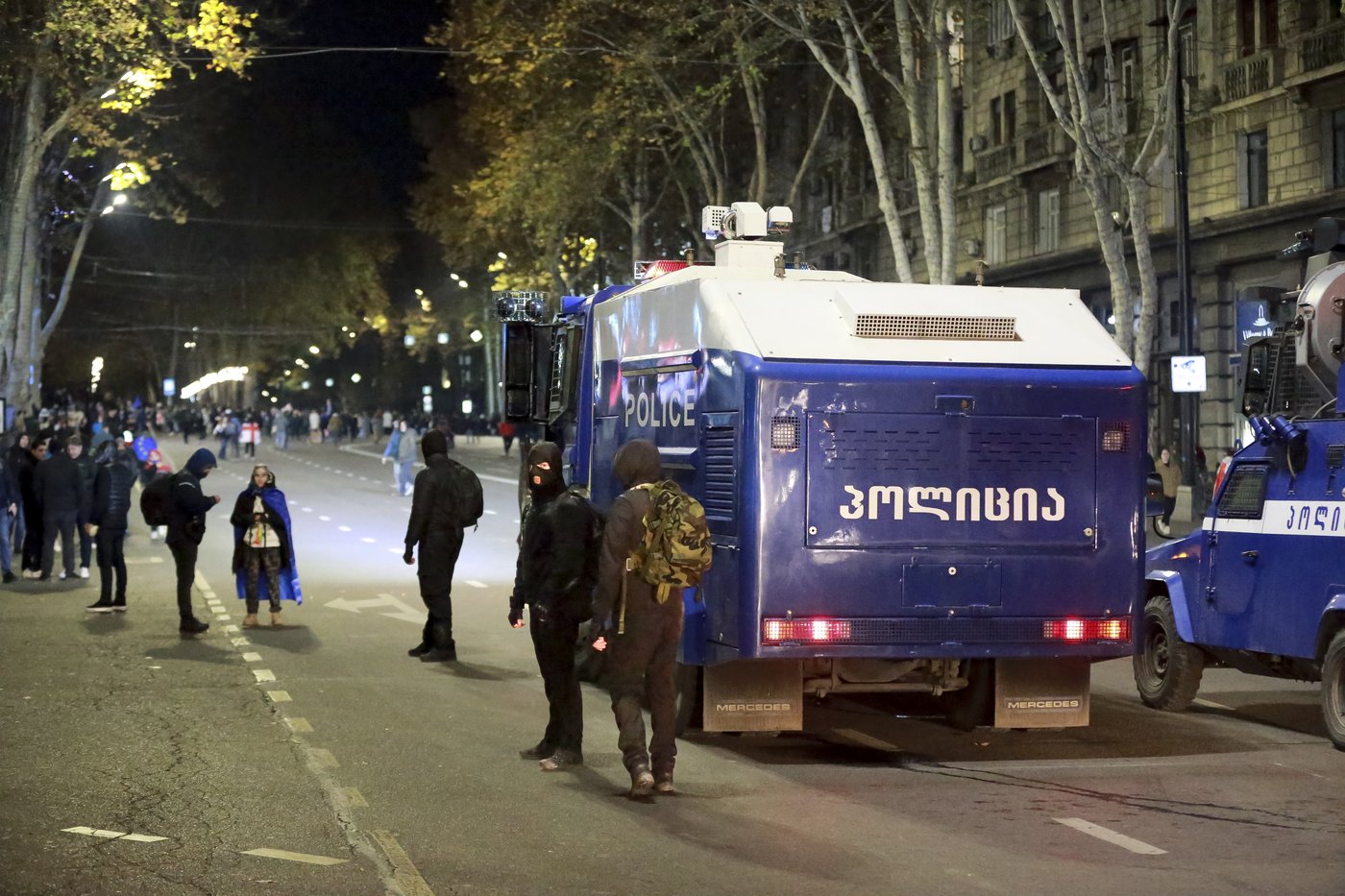Georgian protesters clash with police for a second night after EU talks are suspended | iNFOnews.ca Georgian protesters clash with police for a second night after EU talks are suspended | iNFOnews.ca