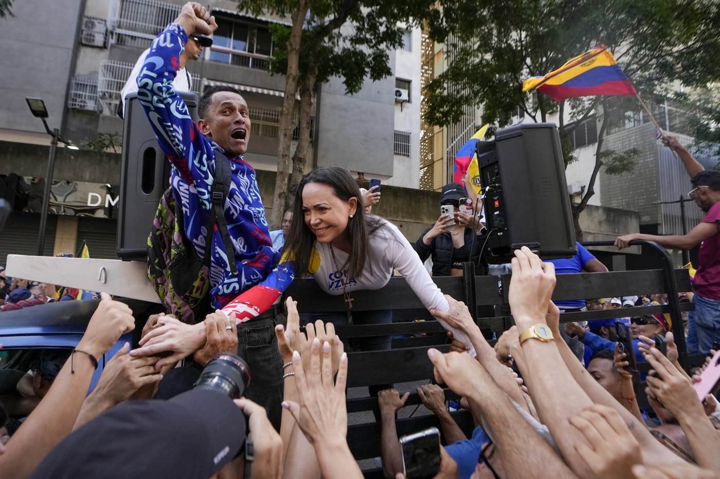 Venezuela's opposition leader defies Maduro to lead protests that end in confusing arrest claims | iNFOnews.ca Venezuela's opposition leader defies Maduro to lead protests that end in confusing arrest claims | iNFOnews.ca