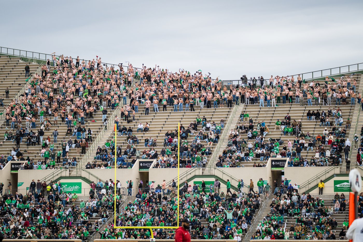 Drew Mestemaker leads No. 21 North Texas over Temple 52-25 for spot in American title game | iNFOnews.ca