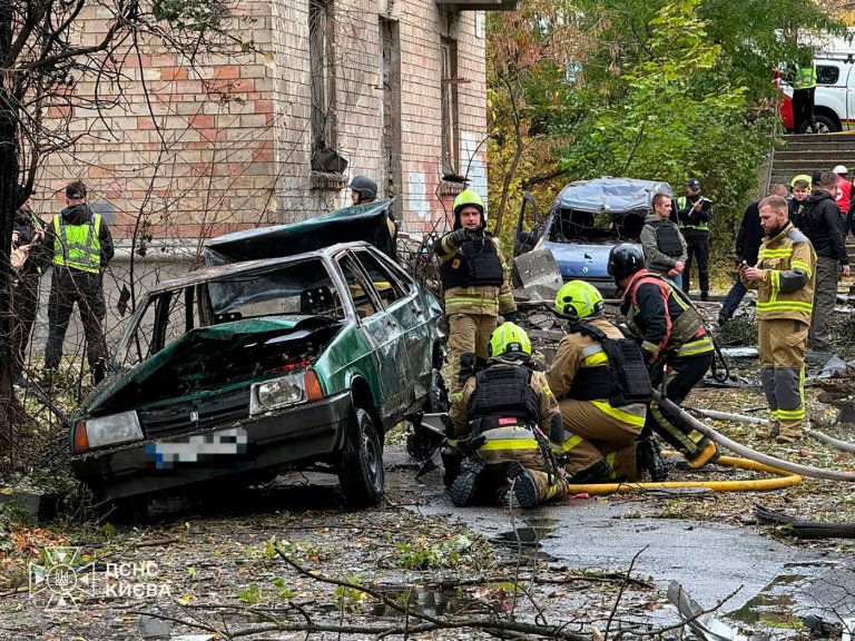 Ukraine abandons truce and attacks Russian oil refinery as Zelenskyy says he feels betrayed by Trump | iNFOnews.ca