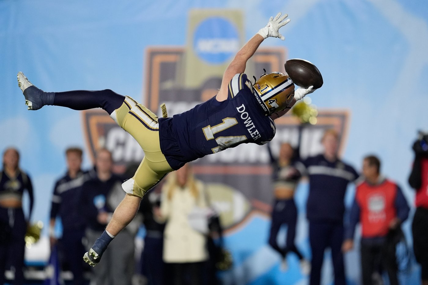 Montana State beats Illinois State 35-34 in OT thriller for 1st national title since 1984 | iNFOnews.ca