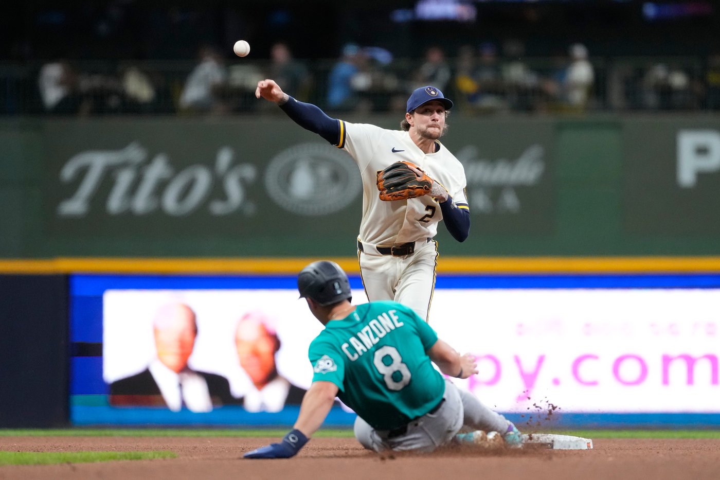 Mariners bounce back from humiliating loss, pound Dustin May early to beat Brewers 7-5 | iNFOnews.ca