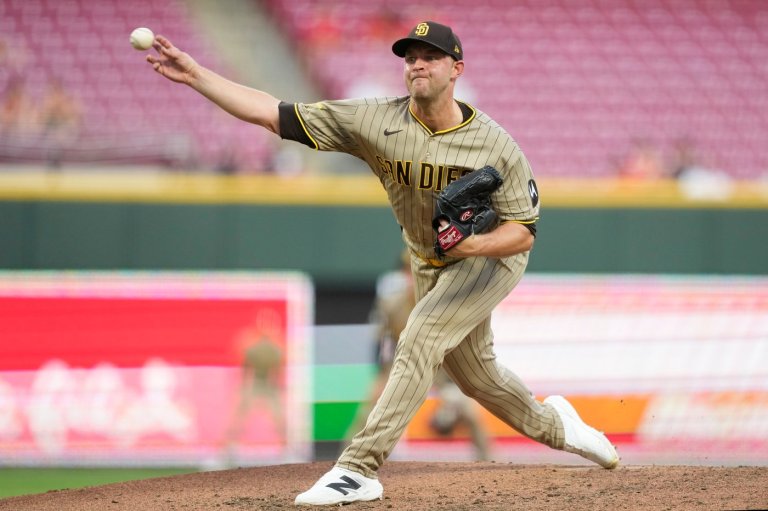Machado has 4-hit game, King fans 6 in 6 innings as the Padres beat the Reds 5-0 | iNFOnews.ca