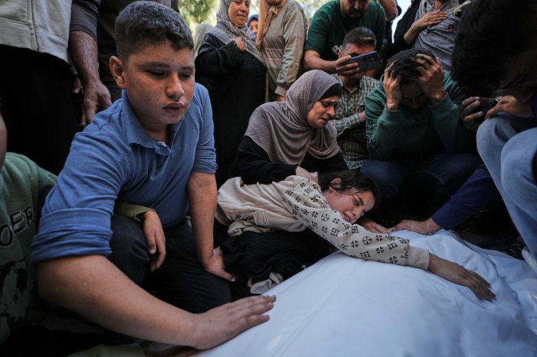 An Israeli pre-dawn strike on a Gaza apartment kills 2 people, and other Mideast news | iNFOnews.ca