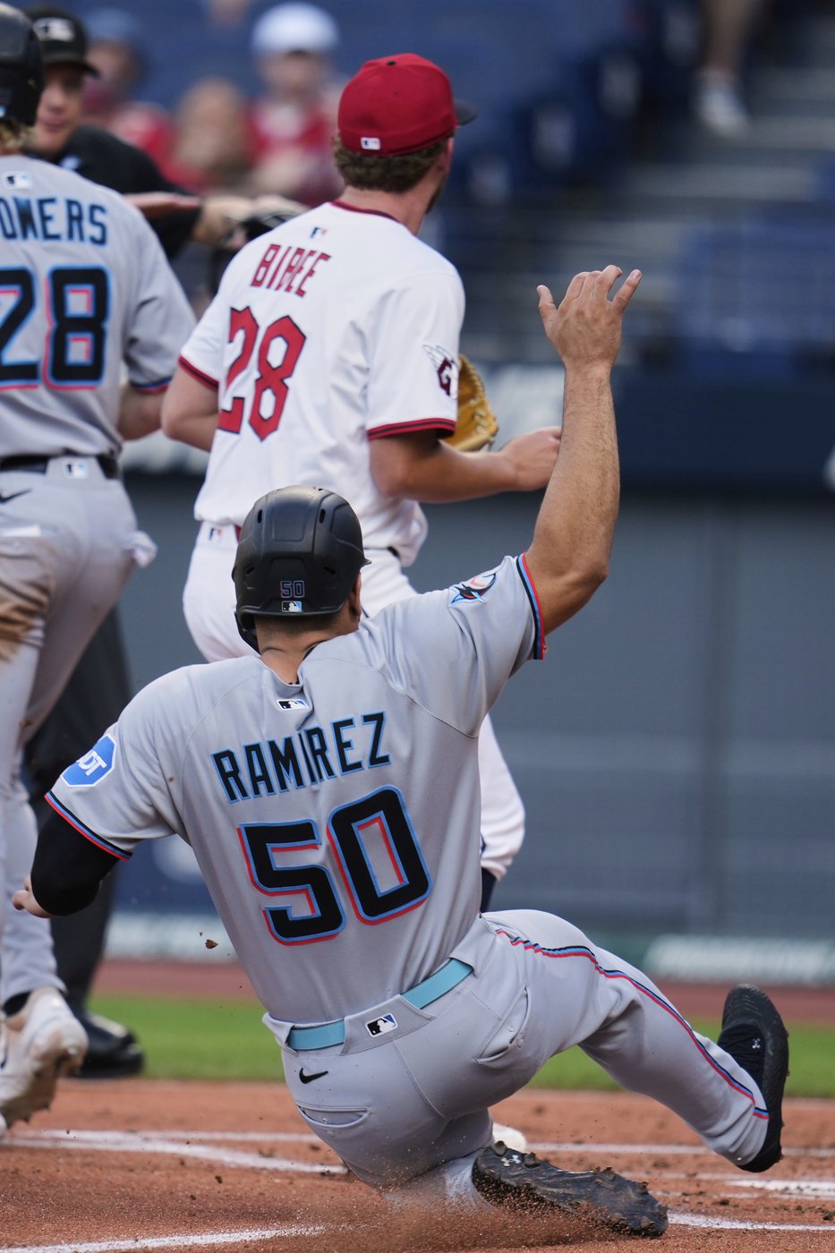 José Ramírez has 3 hits to help Guardians rally past Marlins, move closer to AL wild-card spot | iNFOnews.ca