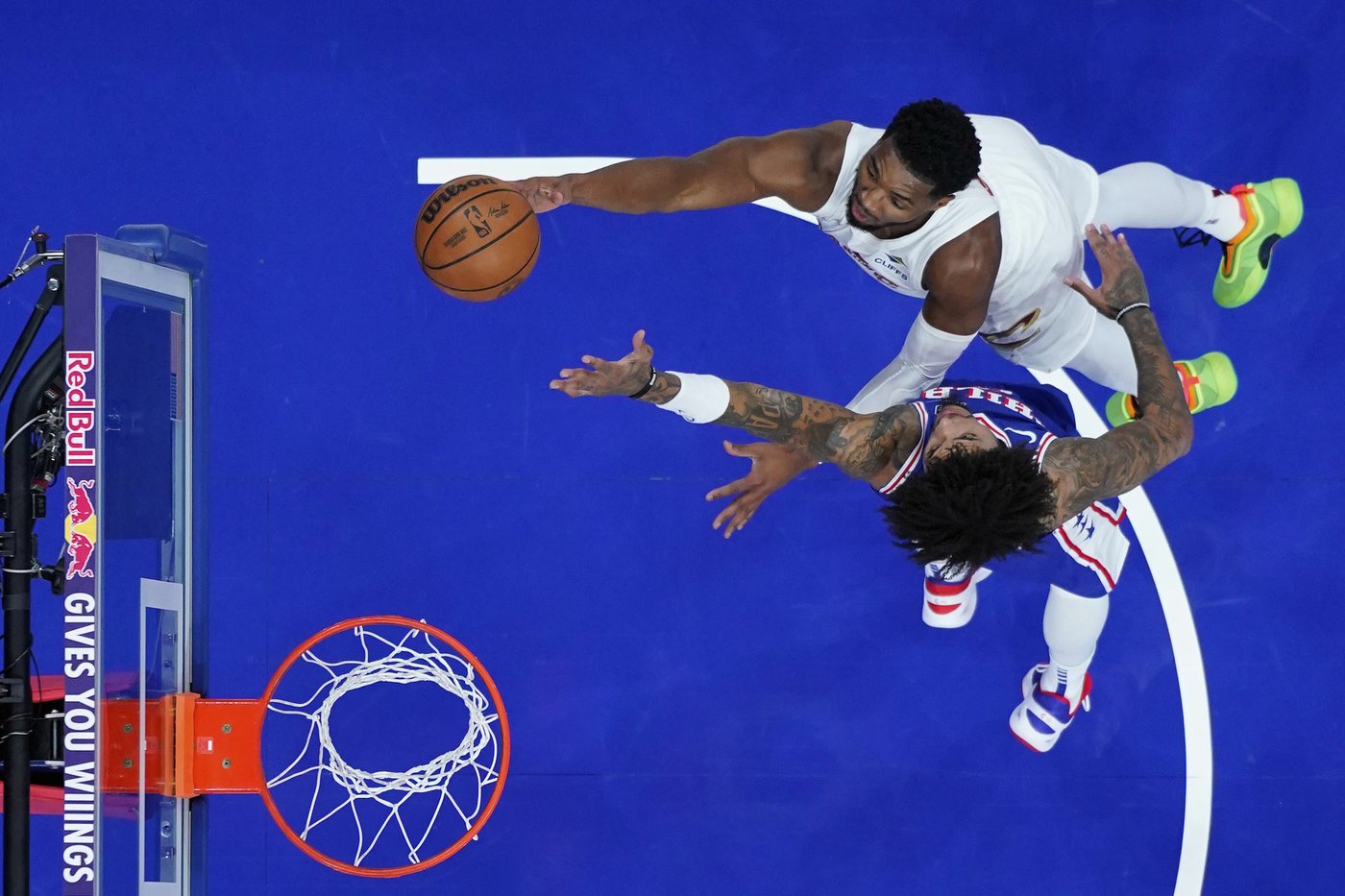Cavs beats Sixers 114-106 to become 6th NBA team to start a season 13-0 | iNFOnews.ca