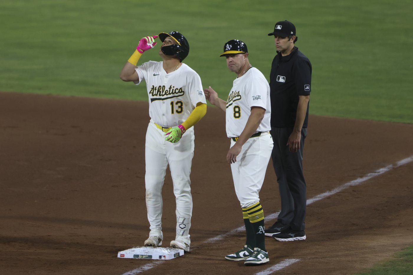Athletics designate third baseman Gio Urshela for assignment | iNFOnews.ca