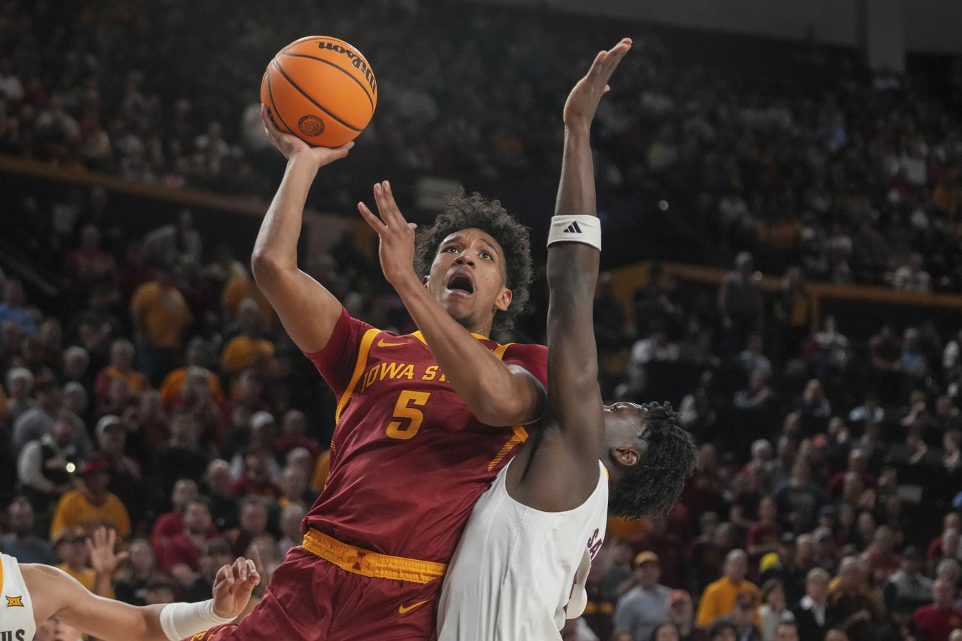 Curtis Jones scores 33, No. 3 Iowa State closes with big run in 76-61 win over Arizona State | iNFOnews.ca Curtis Jones scores 33, No. 3 Iowa State closes with big run in 76-61 win over Arizona State | iNFOnews.ca