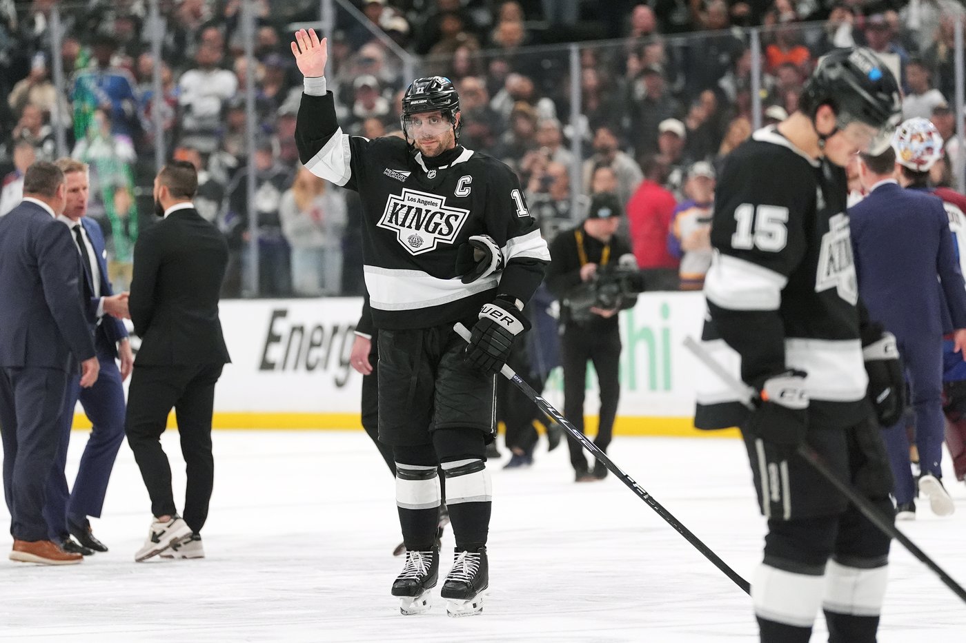 Anze Kopitar's 2-decade career with the Los Angeles Kings ends in cheers and tears with playoff loss | iNFOnews.ca Anze Kopitar's 2-decade career with the Los Angeles Kings ends in cheers and tears with playoff loss | iNFOnews.ca