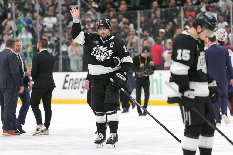 Anze Kopitar's 2-decade career with the Los Angeles Kings ends in cheers and tears with playoff loss | iNFOnews.ca