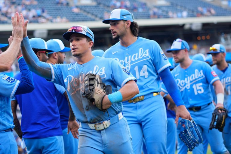Salvador Perez and Lane Thomas hit 2-run HRs, Royals beat Padres 6-1 | iNFOnews.ca