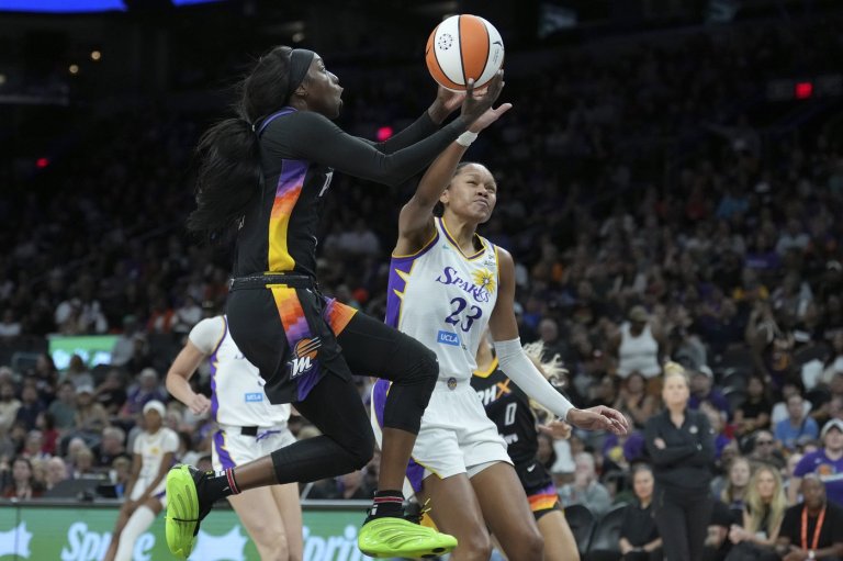 Hamby scores 25, Burrell 20 but Sparks knocked from playoffs despite 88-83 win over Mercury | iNFOnews.ca