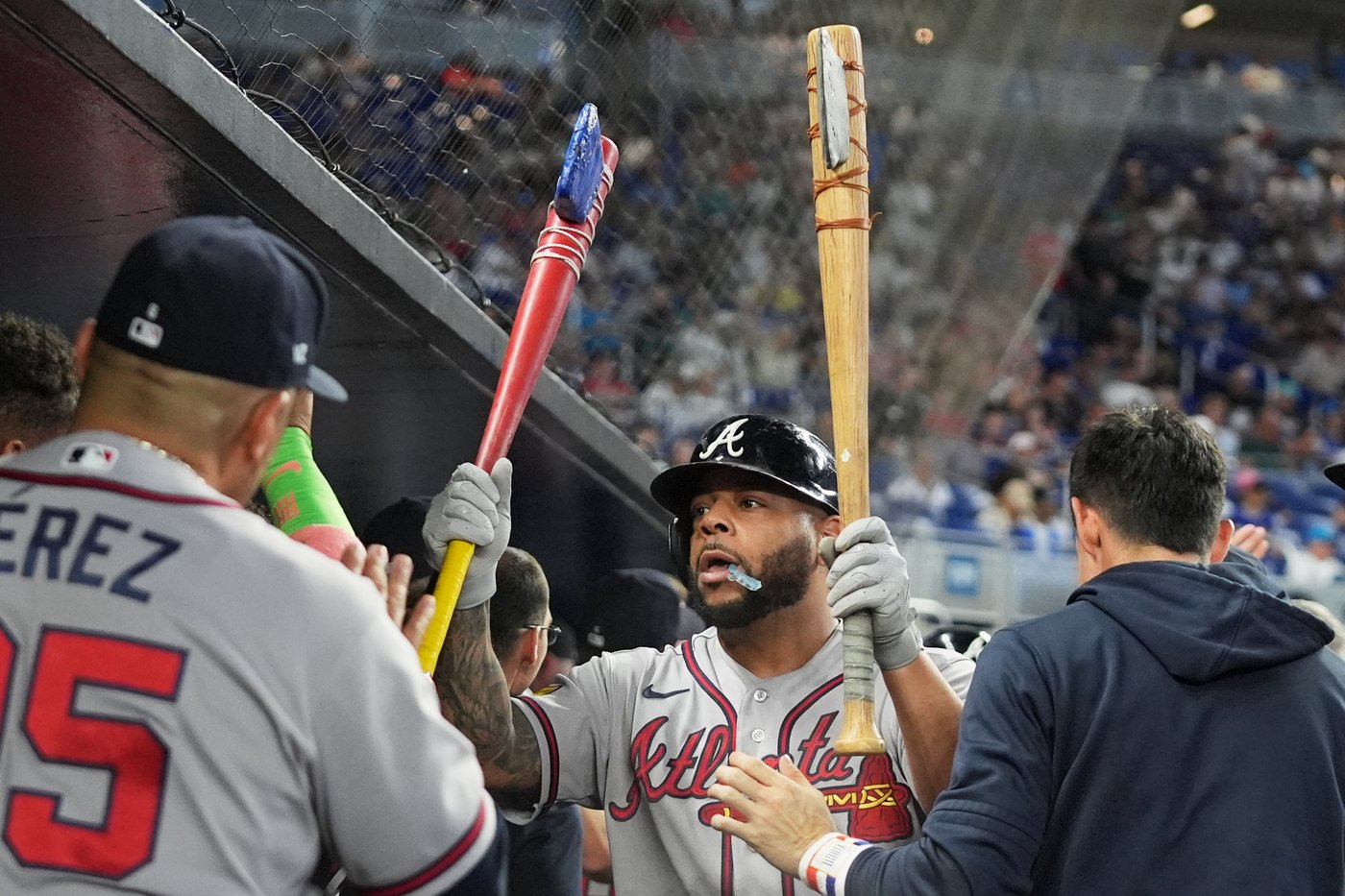 Harris' 4 hits lift Braves to 8-3 win, assures Marlins 15th losing season in 17 years | iNFOnews.ca