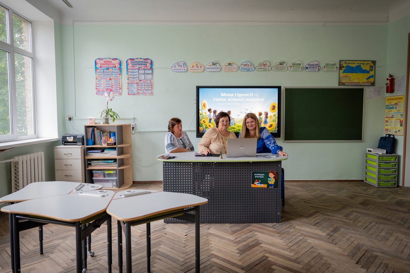 Air raid alert shatters first day of school in Kyiv after overnight Russian missile strikes | iNFOnews.ca Air raid alert shatters first day of school in Kyiv after overnight Russian missile strikes | iNFOnews.ca