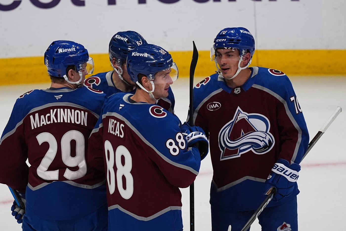 Nathan MacKinnon leads a balanced scoring attack as Avalanche cruise to 6-2 win over Panthers | iNFOnews.ca