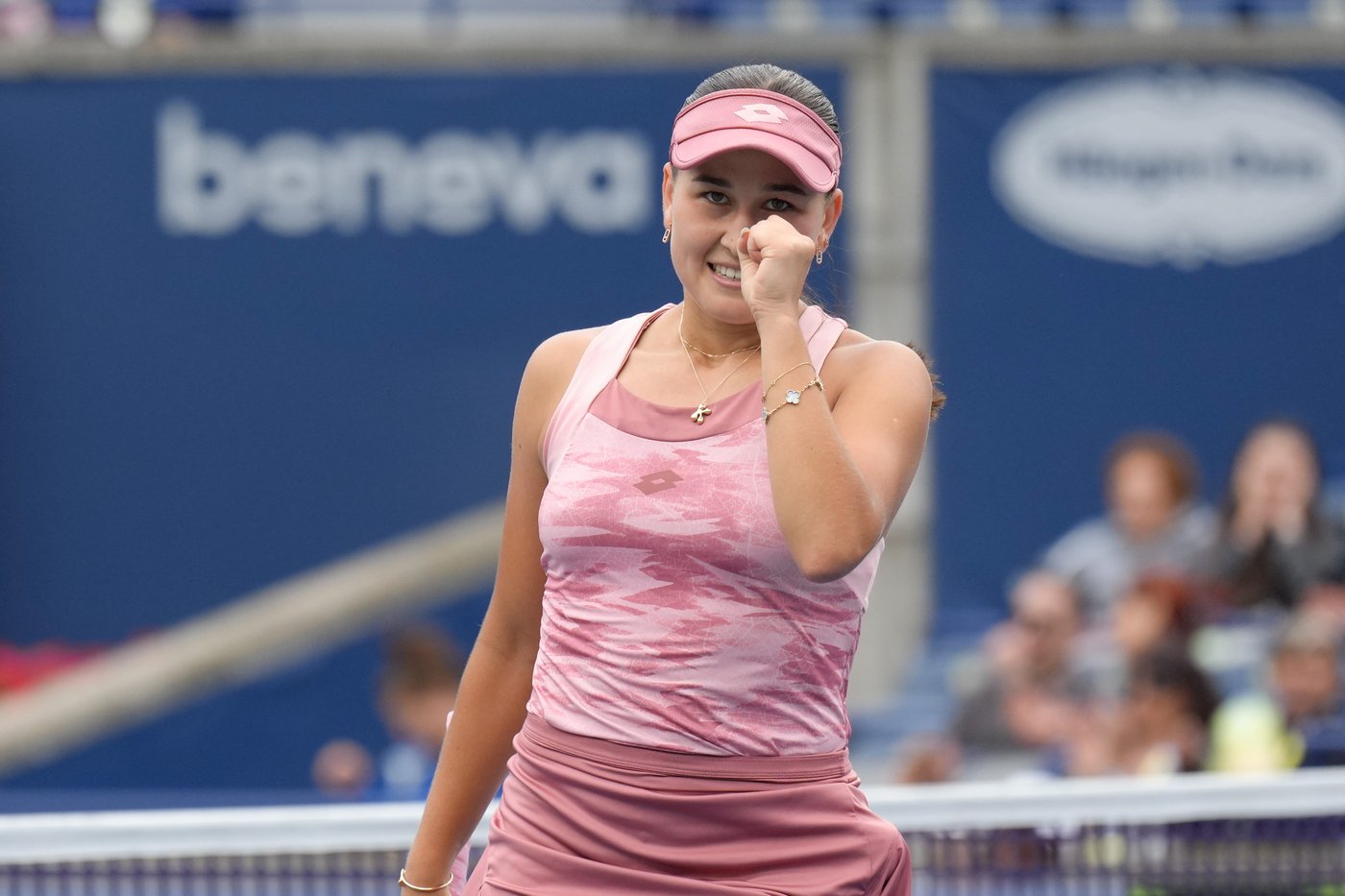 Venus Williams falls to Kamilla Rakhimova in rain-delayed first round at NBO | iNFOnews.ca