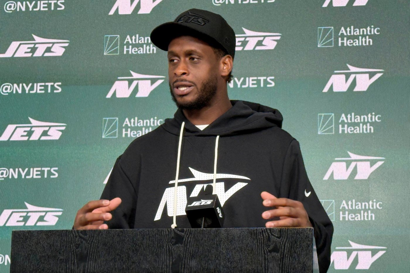 Geno Smith knows he can write a 'superhero movie' story in his return to the Jets | iNFOnews.ca