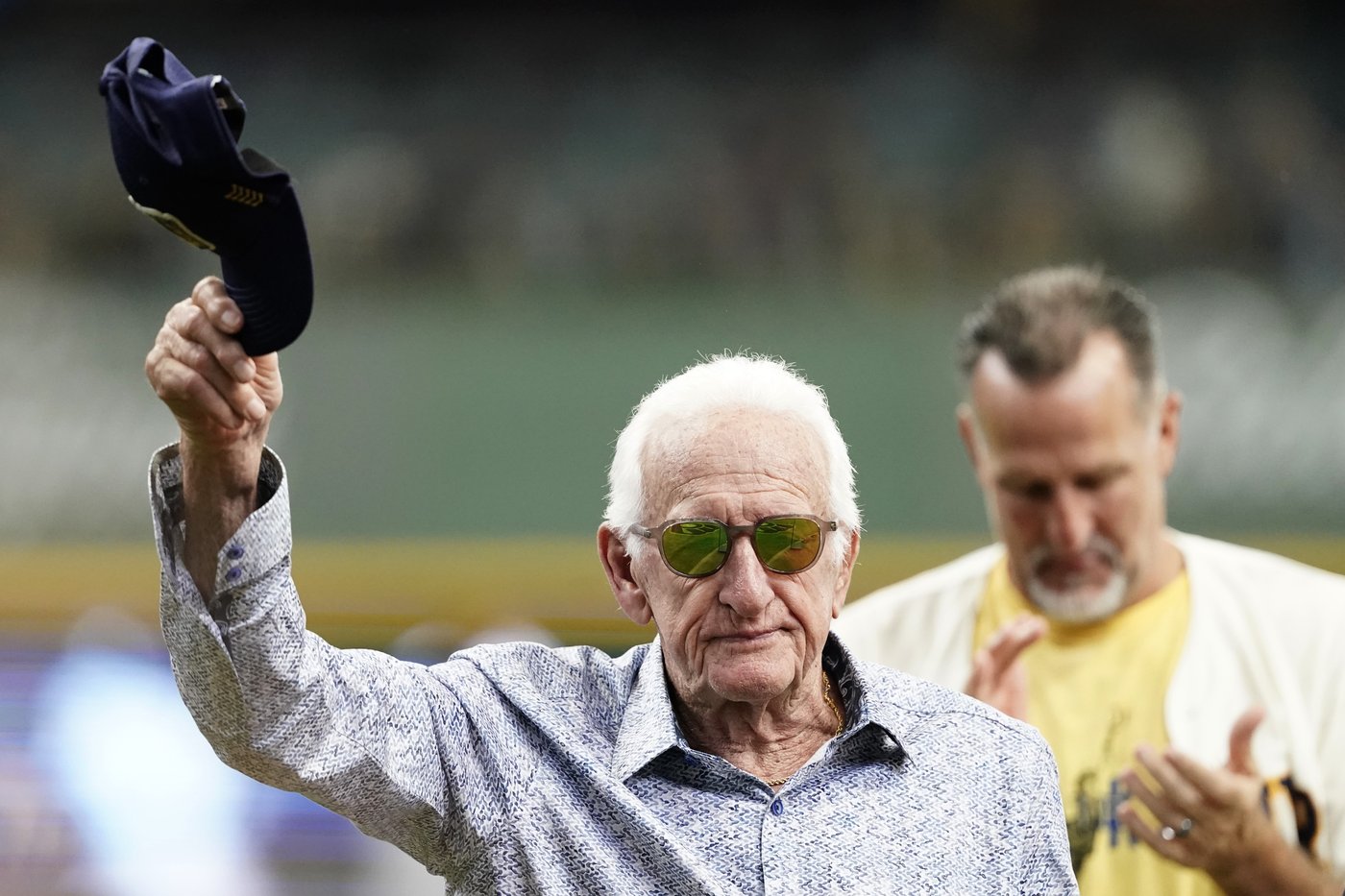'Mr. Baseball' Bob Uecker, Brewers announcer, dies at 90 | iNFOnews.ca