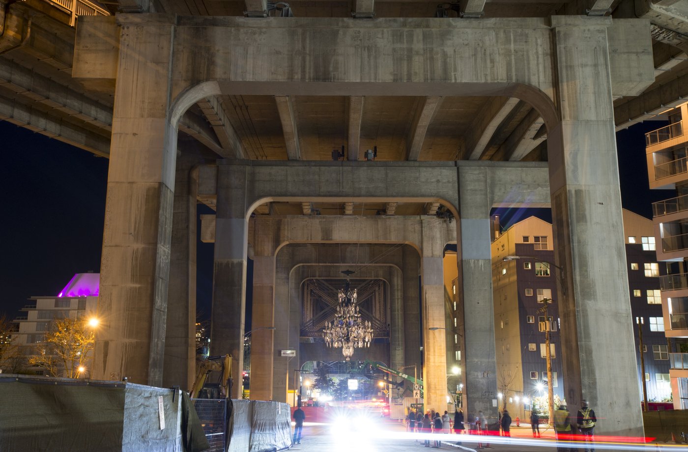 Police watchdog agency to probe woman's fall from Vancouver's Granville Street Bridge | iNFOnews.ca Police watchdog agency to probe woman's fall from Vancouver's Granville Street Bridge | iNFOnews.ca