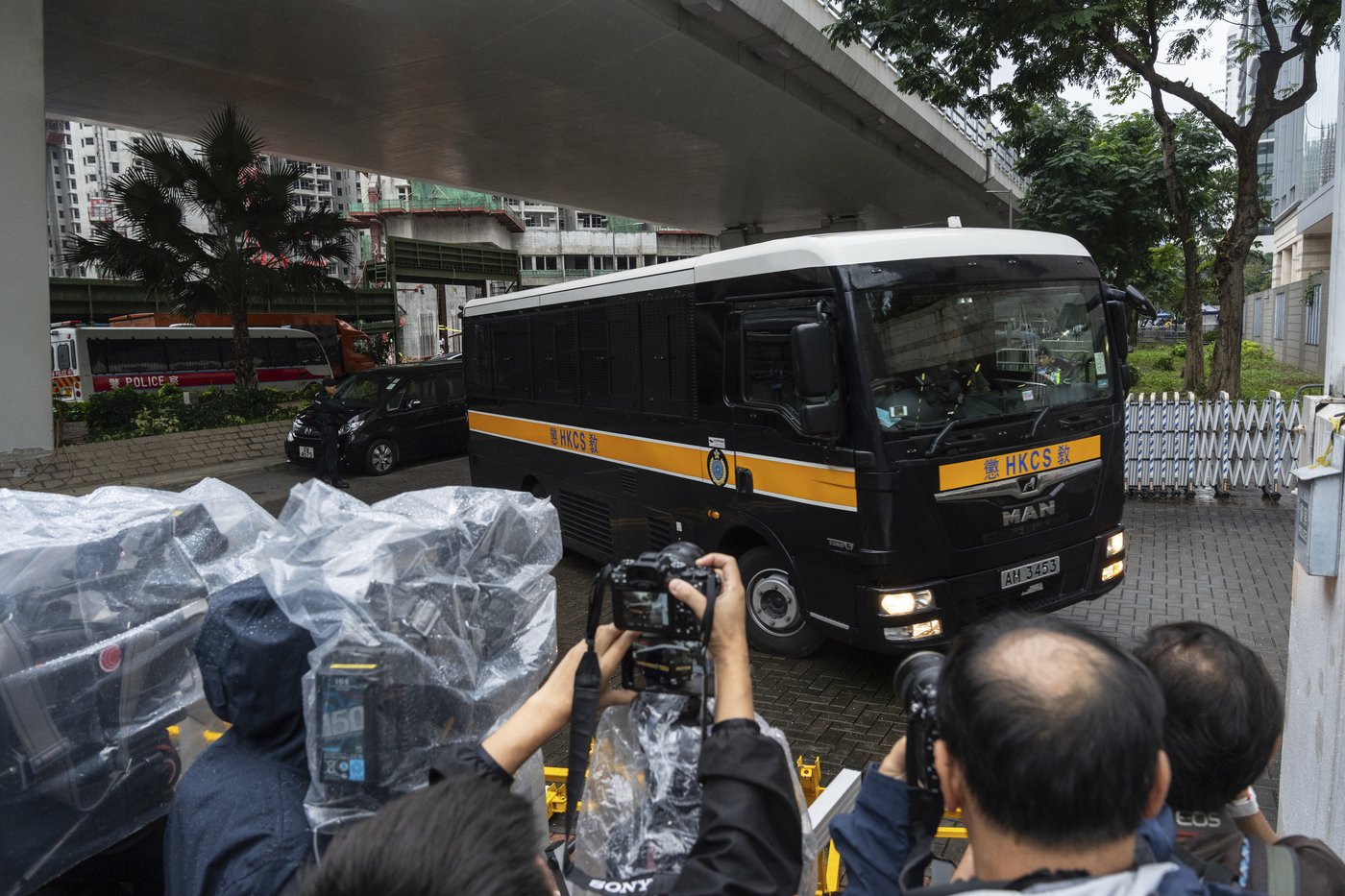 45 pro-democracy activists get 4 to 10 years in prison in Hong Kong's biggest national security case | iNFOnews.ca