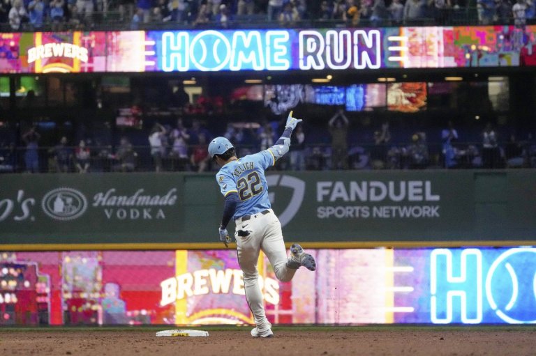 Brewers become first MLB team to clinch playoff spot this season | iNFOnews.ca