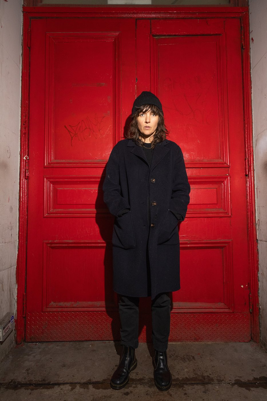 Courtney Barnett works her way through writer's block with a little help from a praying mantis | iNFOnews.ca
