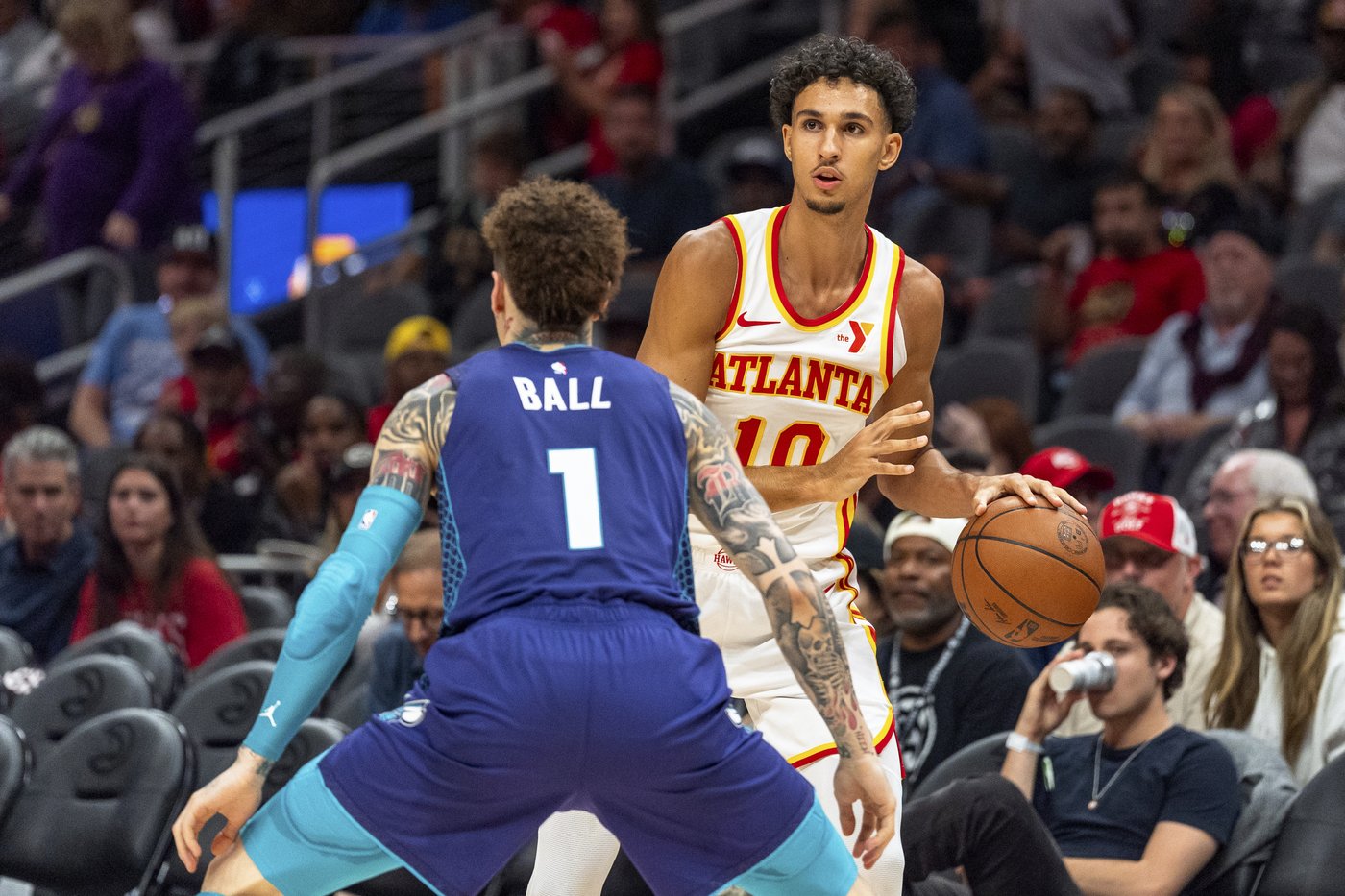 Young scores 38 points as Hawks overcome Ball's 3-point barrage, 34 points, to beat Hornets 125-120 | iNFOnews.ca