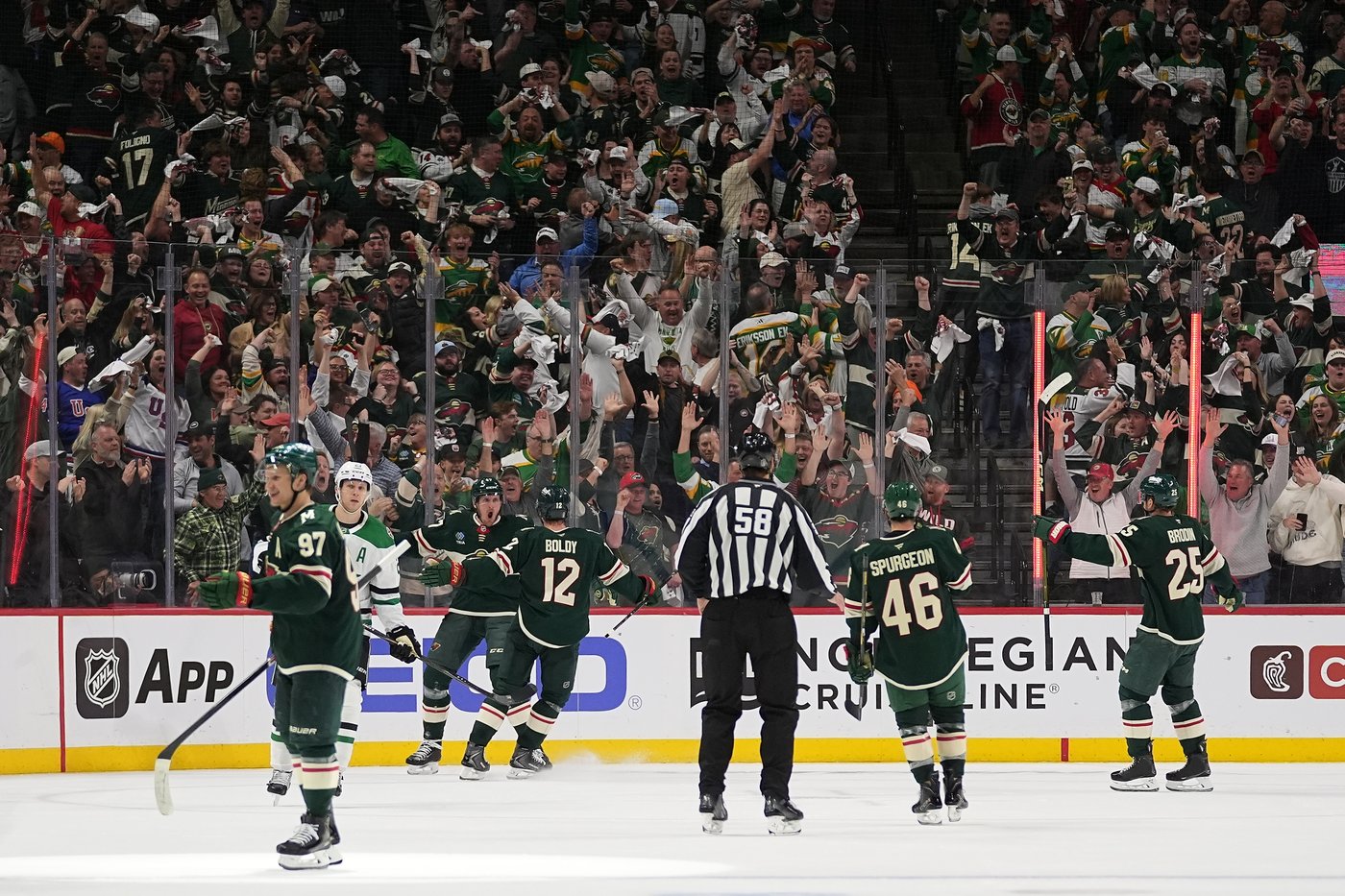 Wyatt Johnston's double-OT deflection gives Stars 4-3 win over Wild in Game 3 | iNFOnews.ca Wyatt Johnston's double-OT deflection gives Stars 4-3 win over Wild in Game 3 | iNFOnews.ca