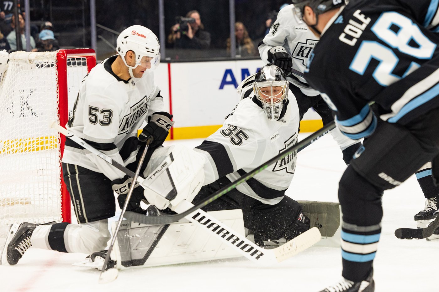 Schmaltz scores in OT to give the Mammoth a 4-3 victory over the Kings | iNFOnews.ca Schmaltz scores in OT to give the Mammoth a 4-3 victory over the Kings | iNFOnews.ca
