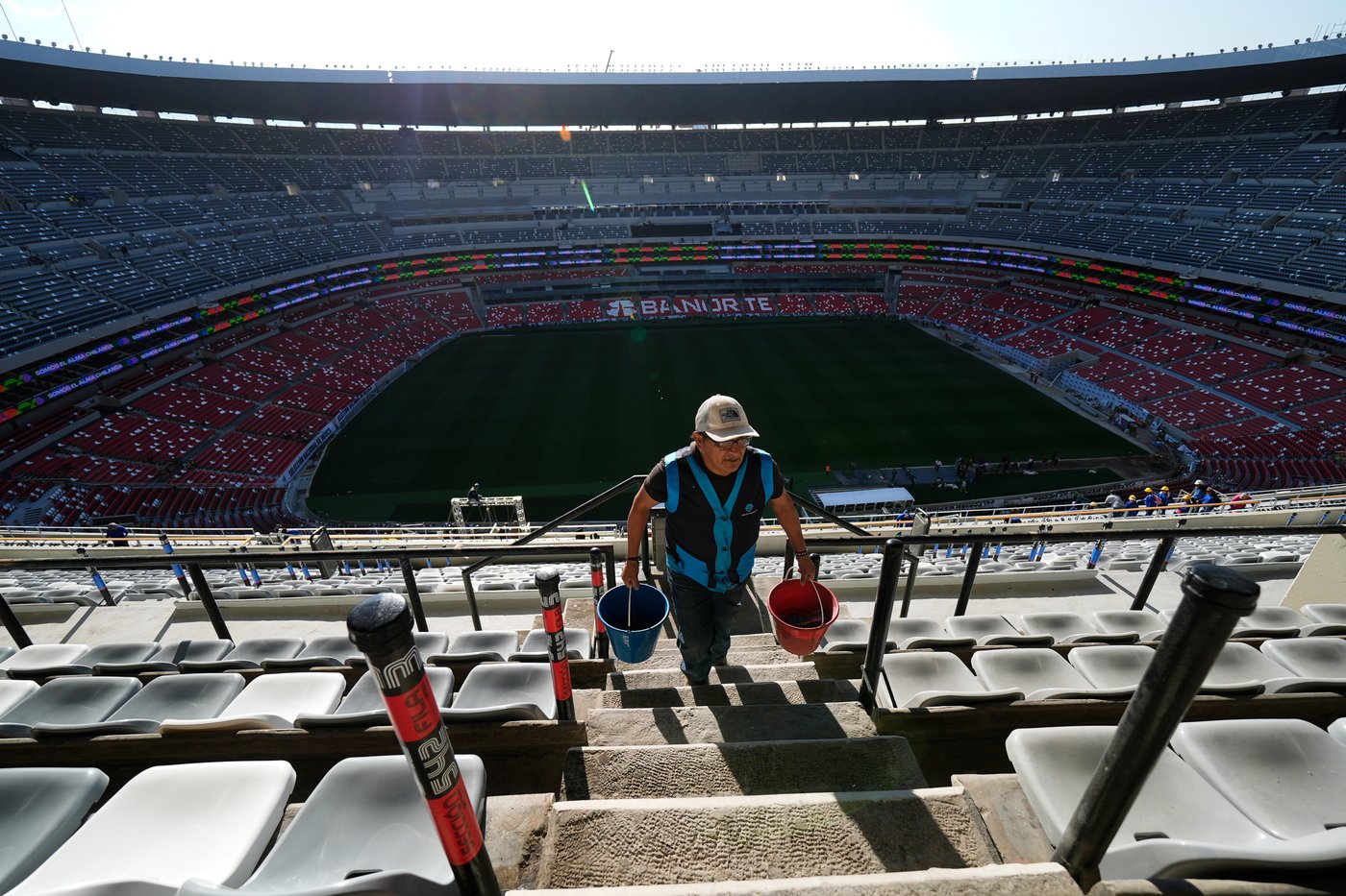 Mexico's iconic Azteca is set to reopen. That's good news for sleep-deprived stadium director | iNFOnews.ca Mexico's iconic Azteca is set to reopen. That's good news for sleep-deprived stadium director | iNFOnews.ca