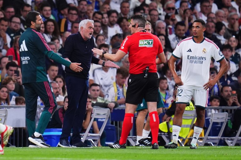 Real Madrid's Vinícius red-carded for pulling hair of Villarreal player | iNFOnews.ca