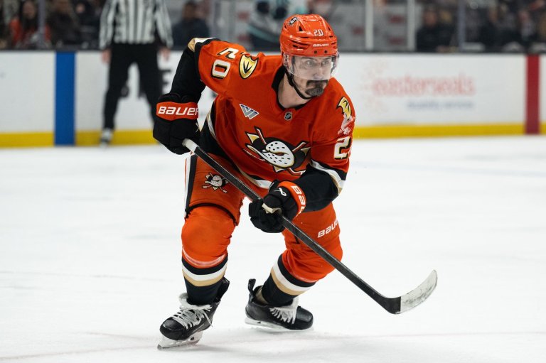 Ducks place Kreider on waivers to terminate his contract in a salary cap-saving move, AP source says | iNFOnews.ca