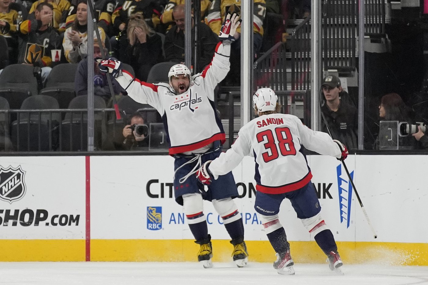 Ovechkin's hat trick and Thompson's 40 saves lead Capitals to 5-2 win over Golden Knights | iNFOnews.ca Ovechkin's hat trick and Thompson's 40 saves lead Capitals to 5-2 win over Golden Knights | iNFOnews.ca