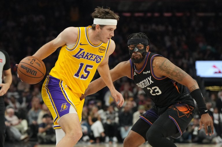 Lakers' Austin Reaves could miss at least a month with a strained left calf | iNFOnews.ca