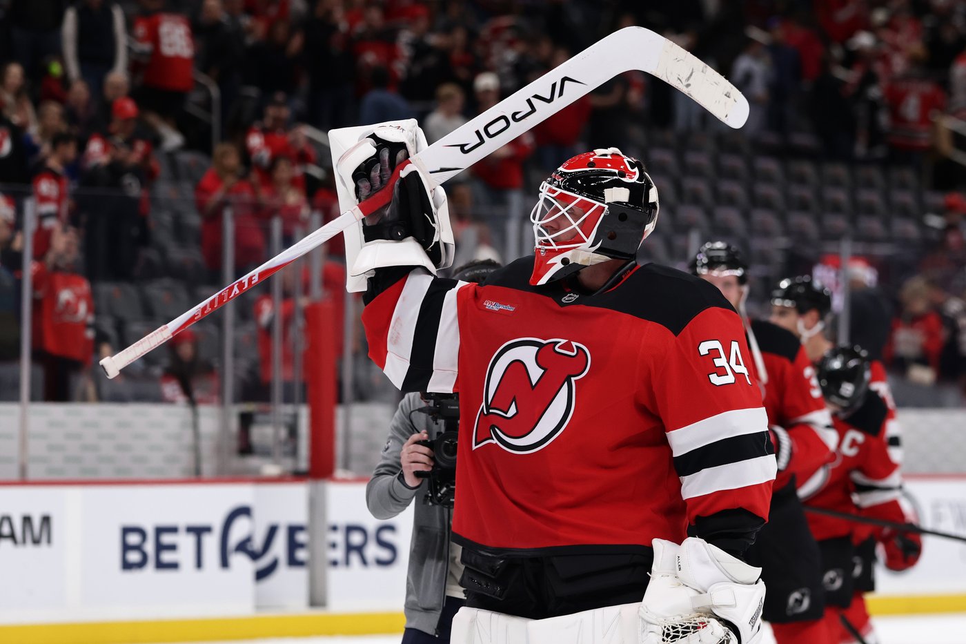Hischier scores twice to help Devils roll to a 4-1 win over Canucks | iNFOnews.ca Hischier scores twice to help Devils roll to a 4-1 win over Canucks | iNFOnews.ca