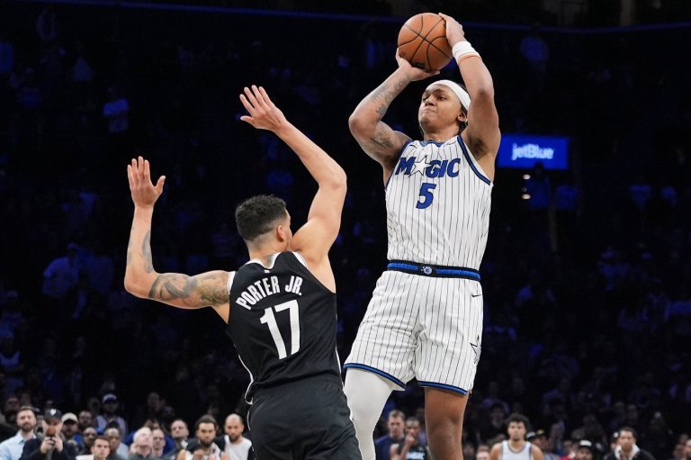 Banchero banks in 3-pointer at OT buzzer to lift Magic past Nets, 104-103 | iNFOnews.ca