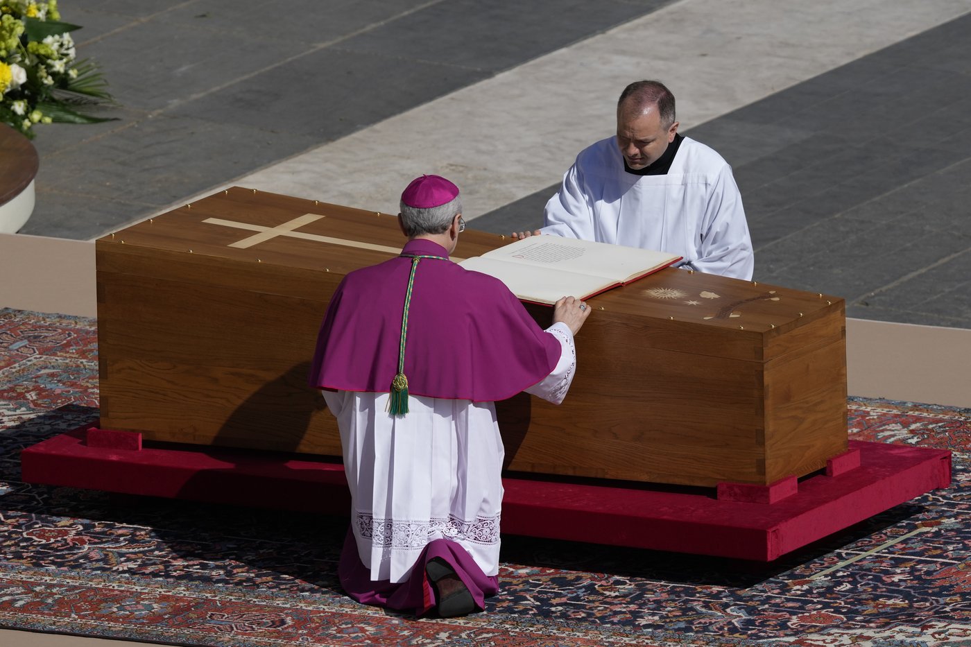 PHOTO COLLECTION: Vatican Pope Funeral Top Photos of the Day | iNFOnews.ca PHOTO COLLECTION: Vatican Pope Funeral Top Photos of the Day | iNFOnews.ca