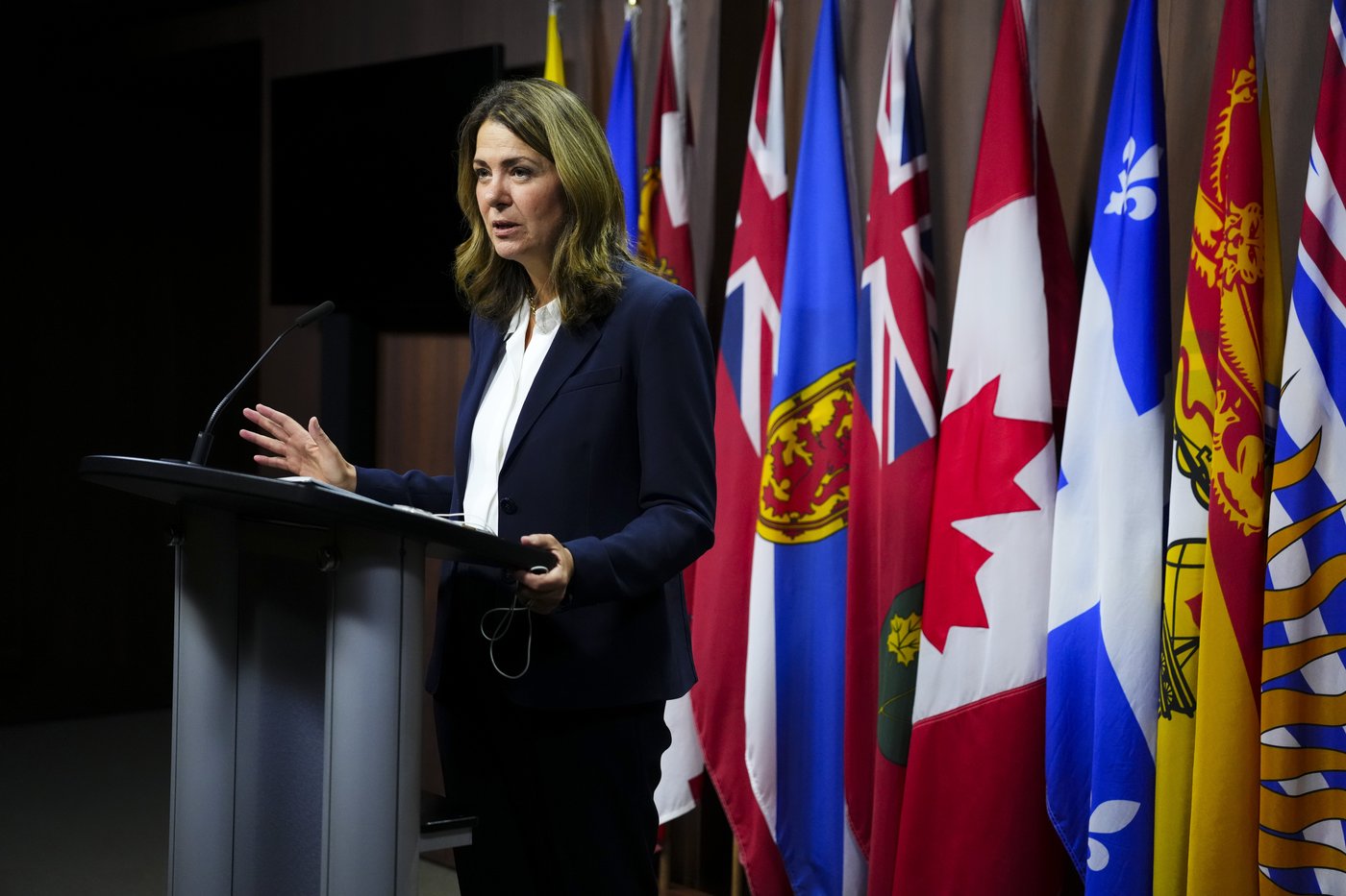 Smith says she's open to adjusting Alberta's industrial carbon price | iNFOnews.ca
