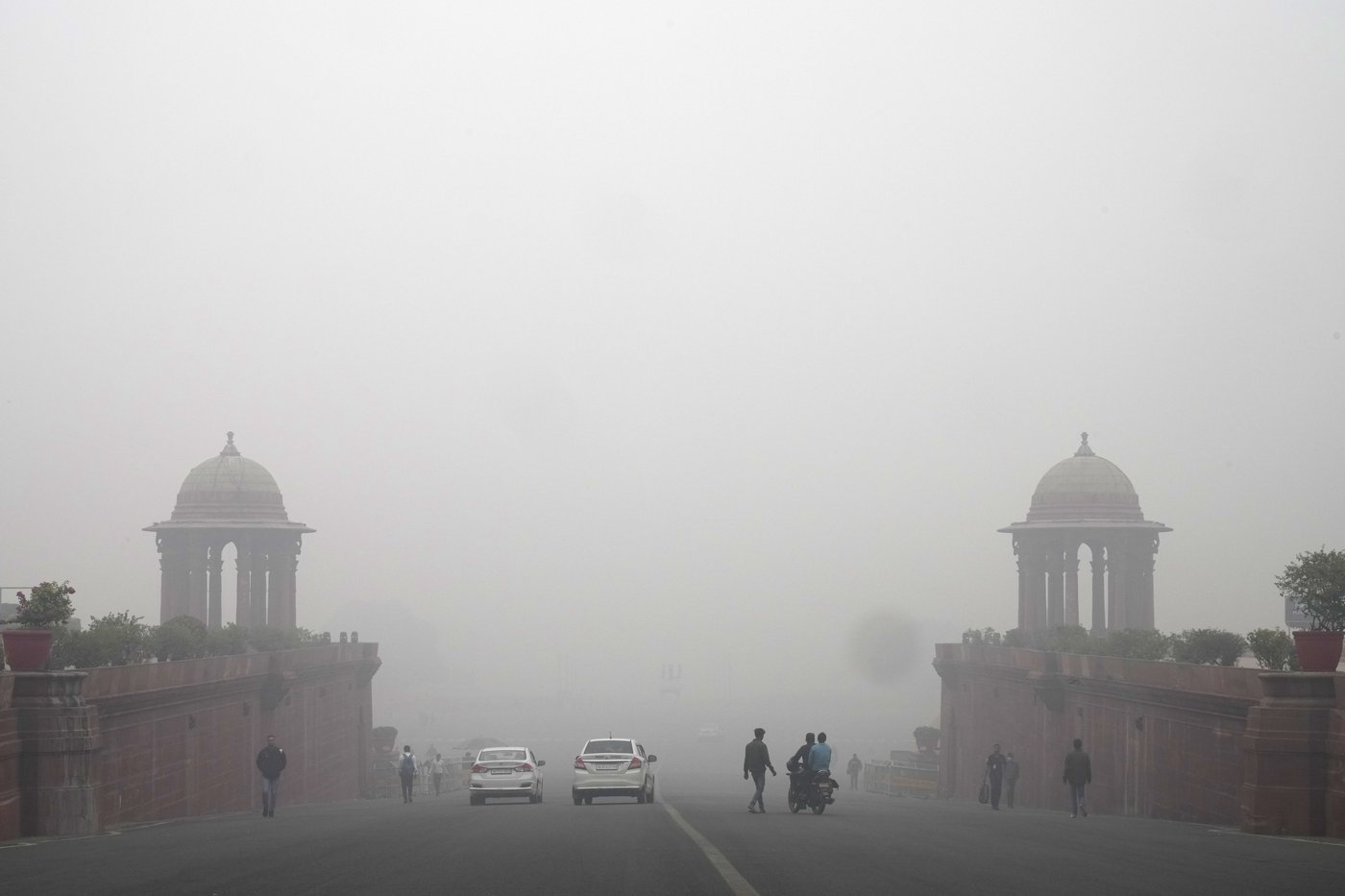 India's capital chokes as air pollution levels hit 50 times the safe limit | iNFOnews.ca India's capital chokes as air pollution levels hit 50 times the safe limit | iNFOnews.ca