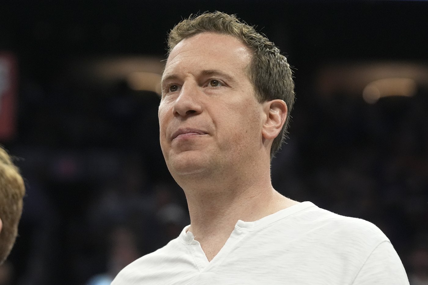 Suns coaching search down to 2 candidates, Cavs assistants Bryant and Ott, AP source says | iNFOnews.ca