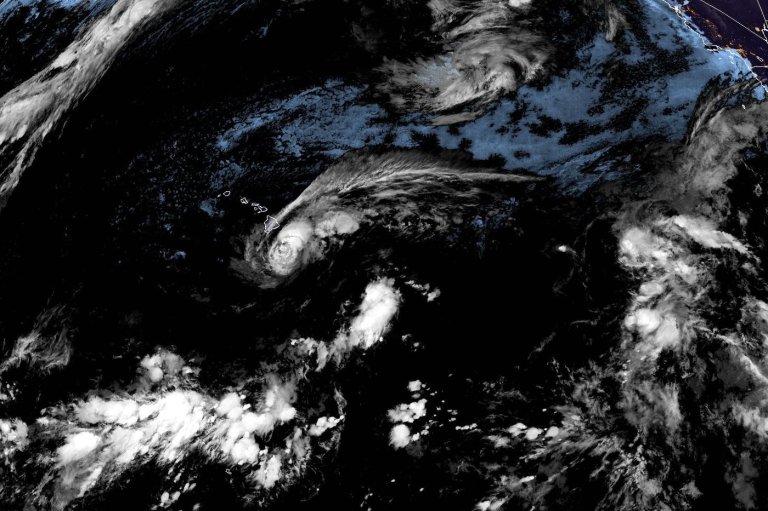 Hawaii's Big Island lashed by rain and wind as Tropical Storm Lala closes in | iNFOnews.ca