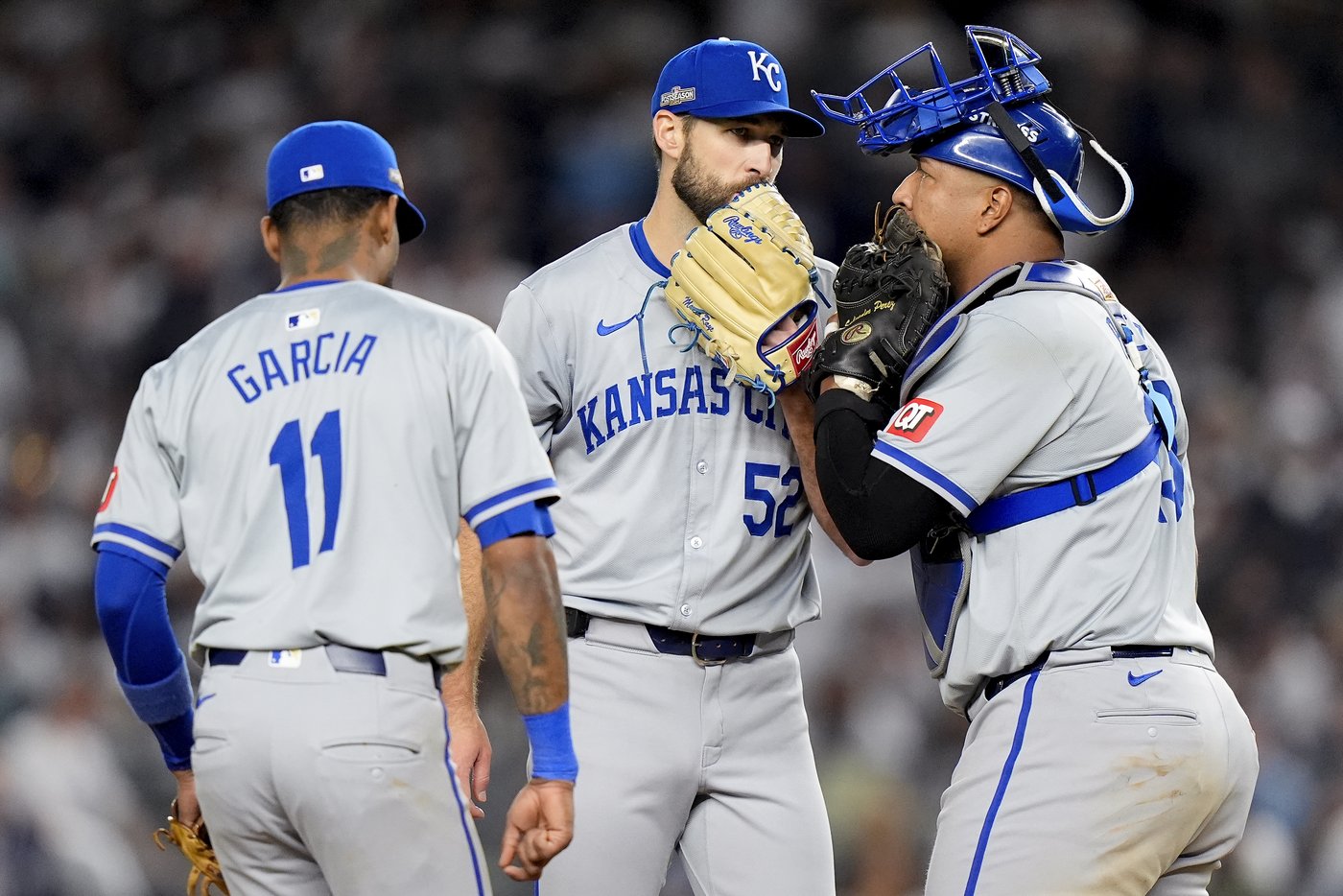 Royals let Yankees walk away with win in AL Division Series opener | iNFOnews.ca