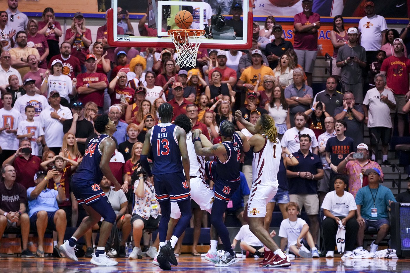 Johni Broome scores winning putback to lead No. 4 Auburn past No. 5 Iowa State, 83-81 | iNFOnews.ca