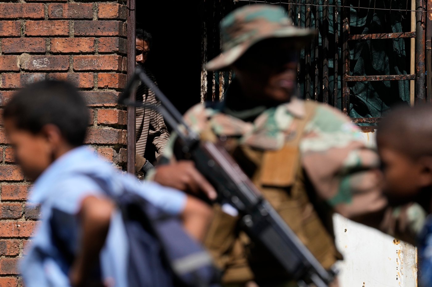 South Africa deploys soldiers to the streets to tackle organized and violent crime | iNFOnews.ca