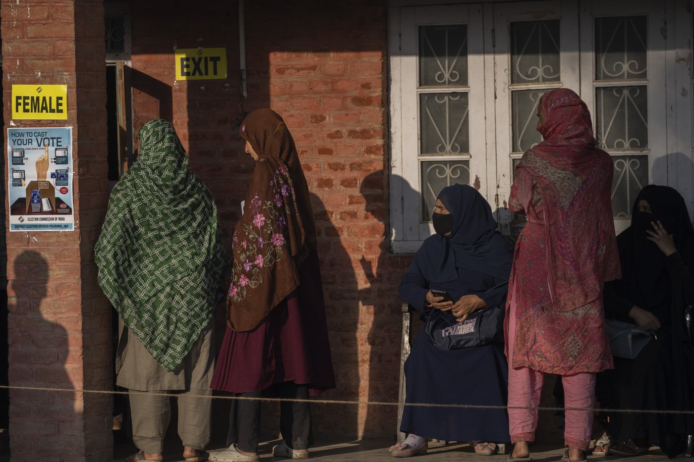 Brisk voting for local government in Indian-controlled Kashmir for first time after losing autonomy | iNFOnews.ca