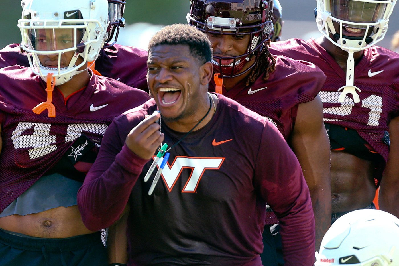 A spring reset for Deion Sanders: Warren Sapp resigns, Chris Marve hired as defensive coordinator | iNFOnews.ca