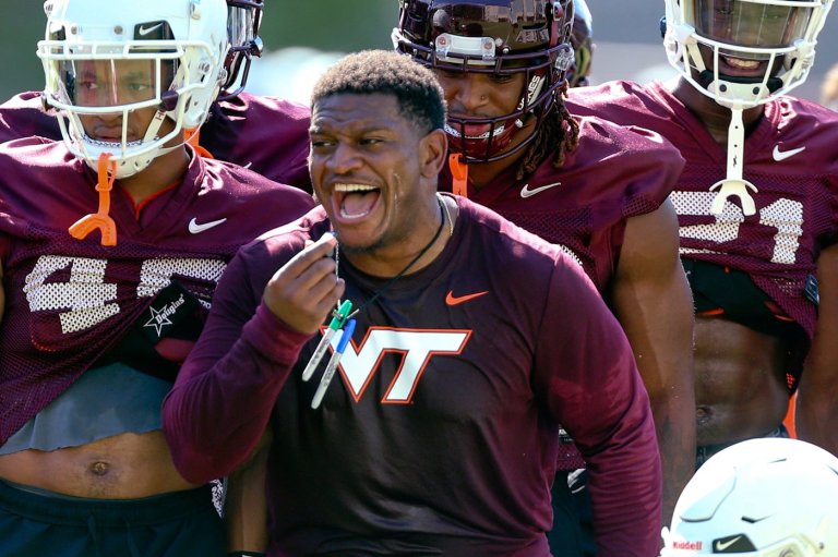 A spring reset for Deion Sanders: Warren Sapp resigns, Chris Marve hired as defensive coordinator | iNFOnews.ca