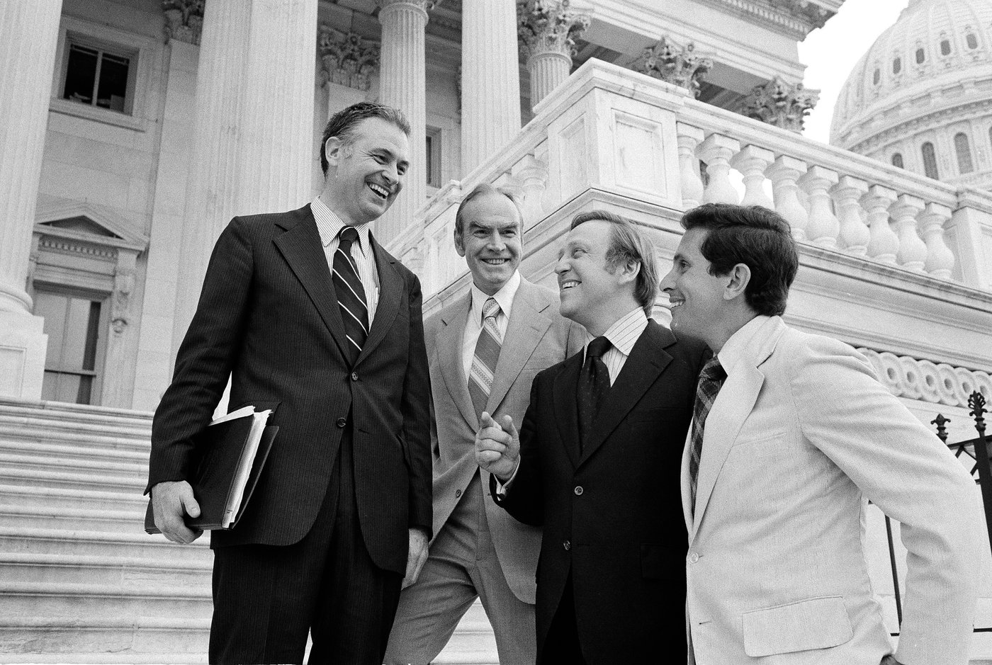 Former Rep. Lee Hamilton of Indiana, congressional overseer of US foreign affairs, has died | iNFOnews.ca Former Rep. Lee Hamilton of Indiana, congressional overseer of US foreign affairs, has died | iNFOnews.ca